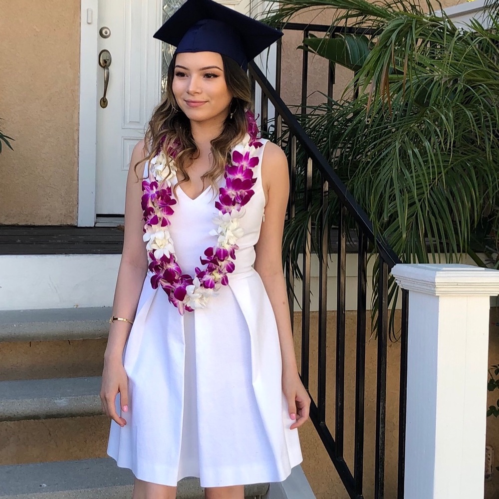 Meet your Posher, Ava